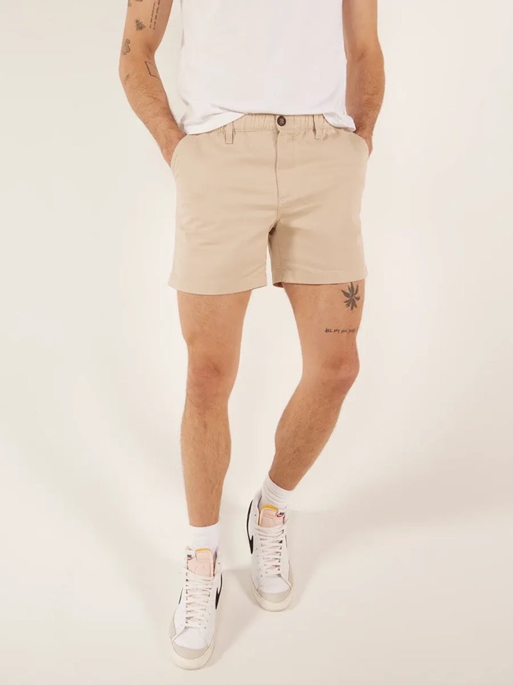 chubbies Men's the Khakinators 4” stretch shorts Size: Small
4”